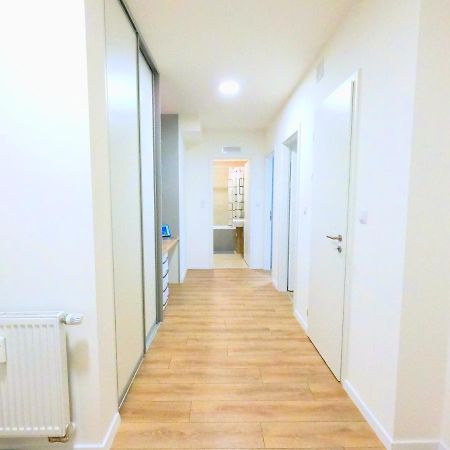 Brand New Apartment By Hockey Stadium ブラチスラヴァ エクステリア 写真