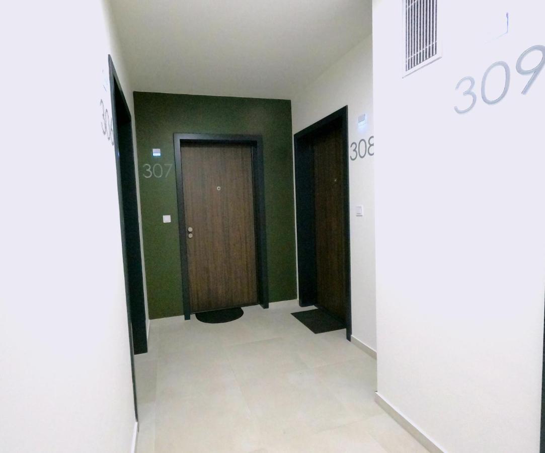 Brand New Apartment By Hockey Stadium ブラチスラヴァ エクステリア 写真