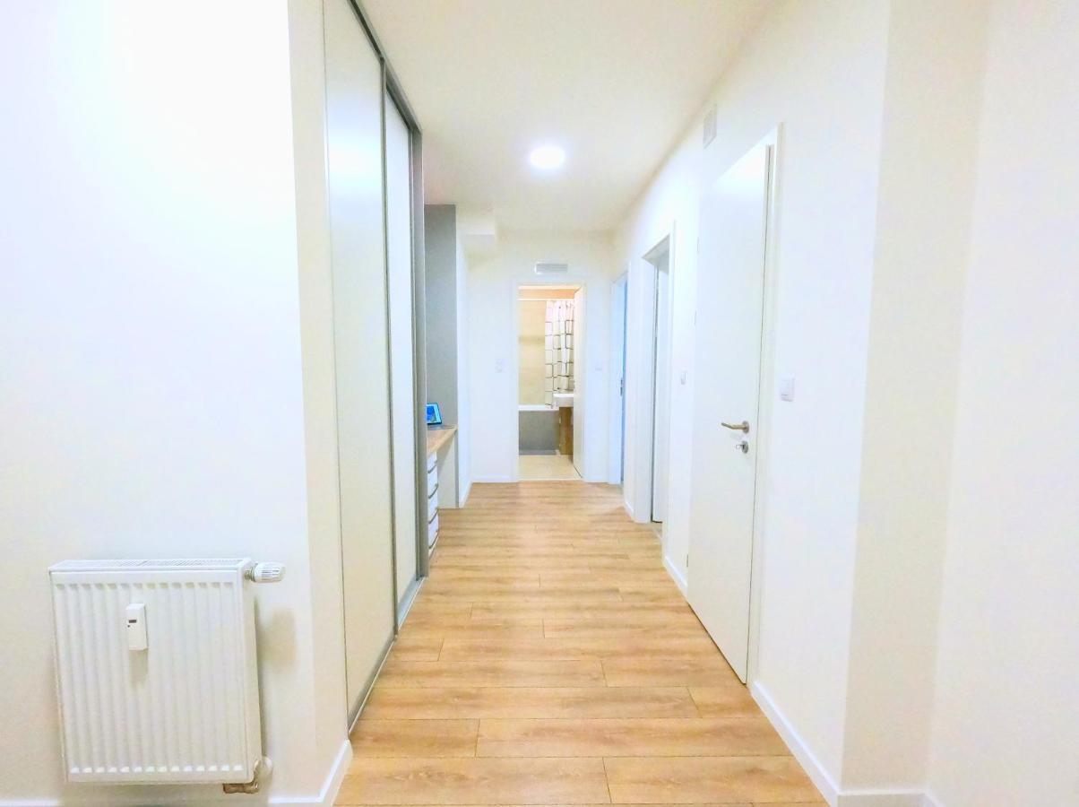 Brand New Apartment By Hockey Stadium ブラチスラヴァ エクステリア 写真