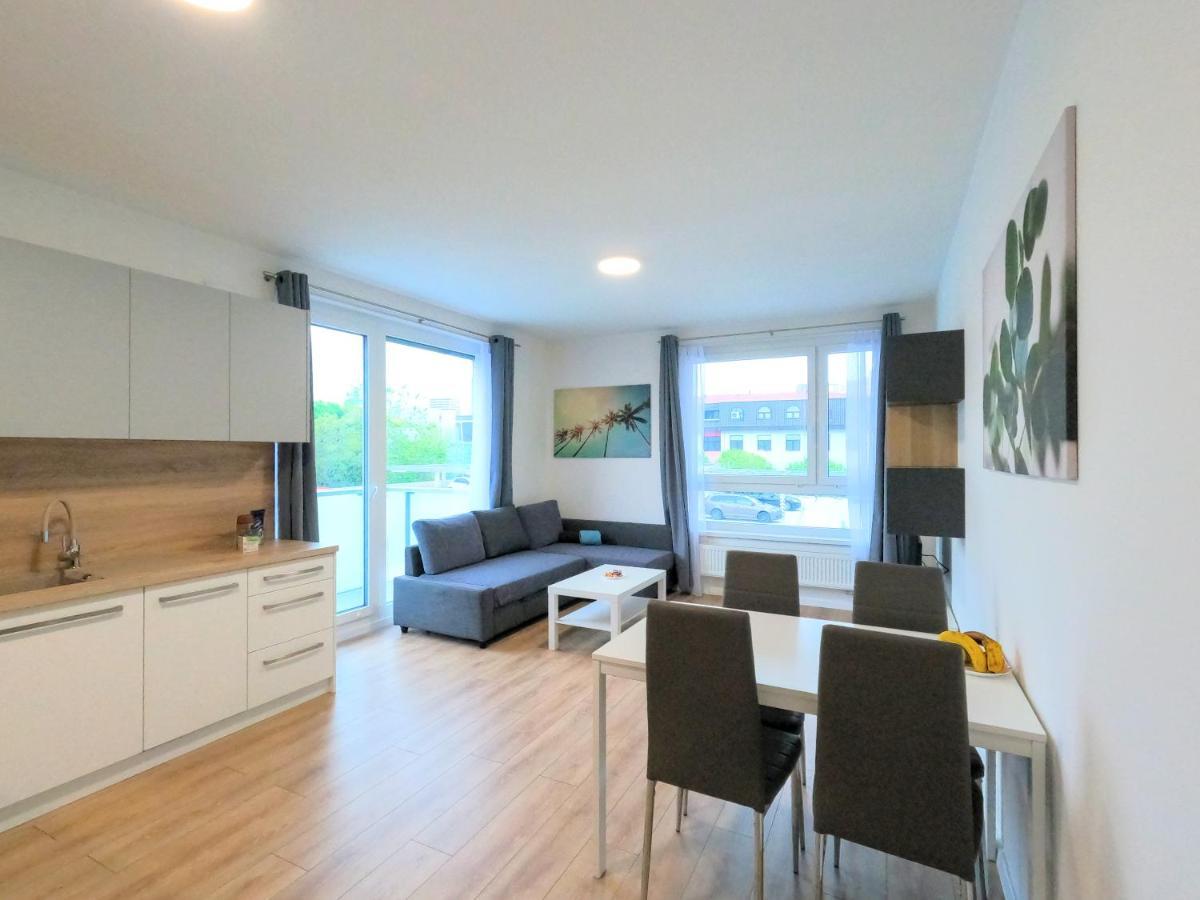 Brand New Apartment By Hockey Stadium ブラチスラヴァ エクステリア 写真