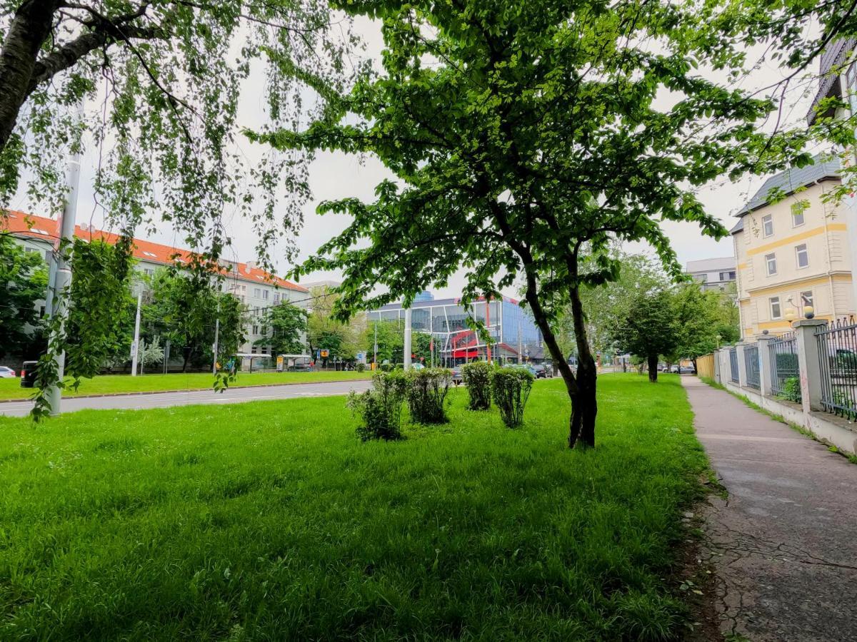 Brand New Apartment By Hockey Stadium ブラチスラヴァ エクステリア 写真