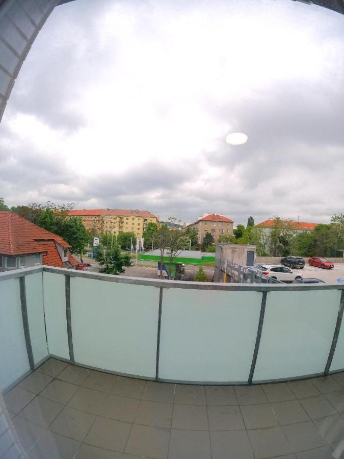 Brand New Apartment By Hockey Stadium ブラチスラヴァ エクステリア 写真