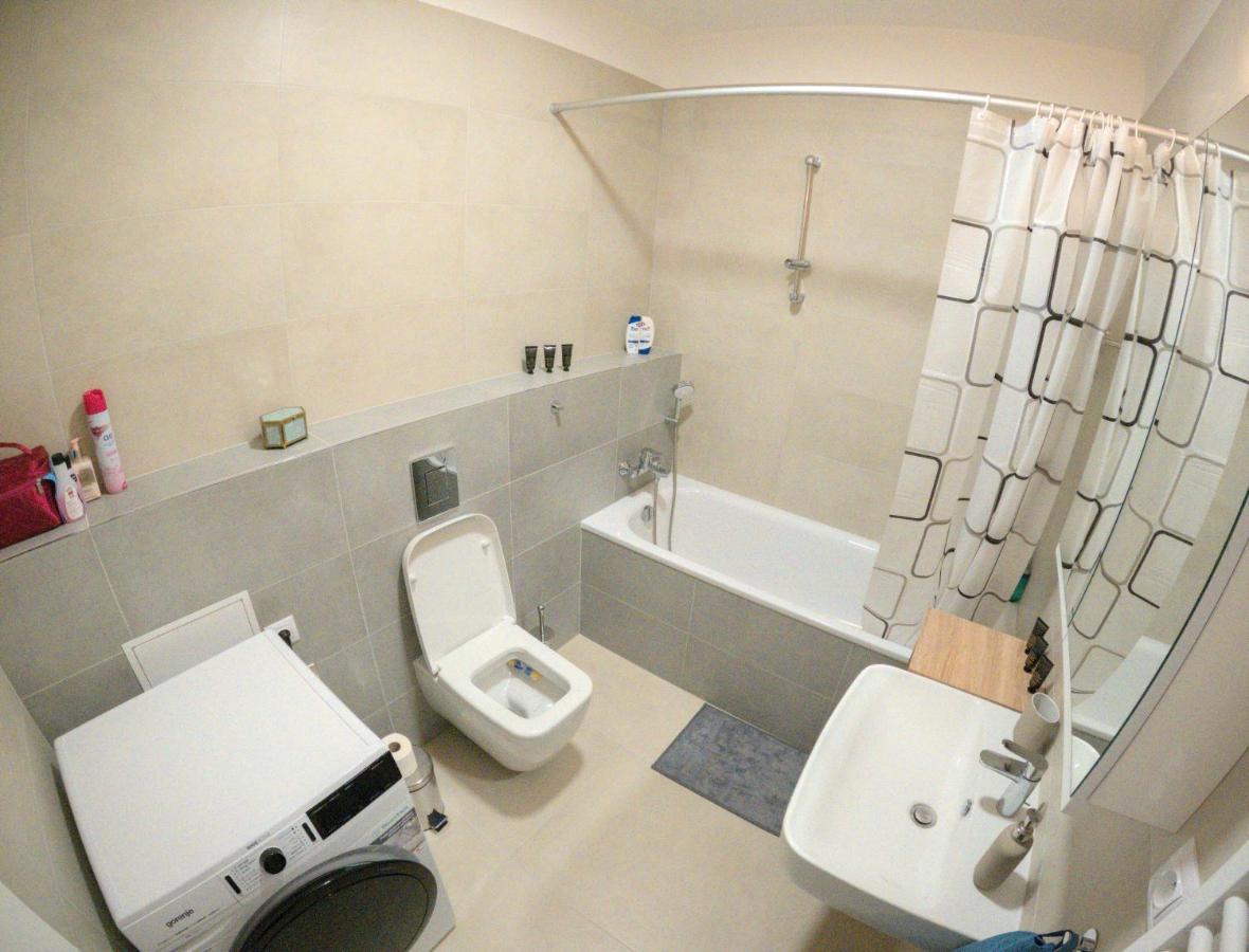 Brand New Apartment By Hockey Stadium ブラチスラヴァ エクステリア 写真