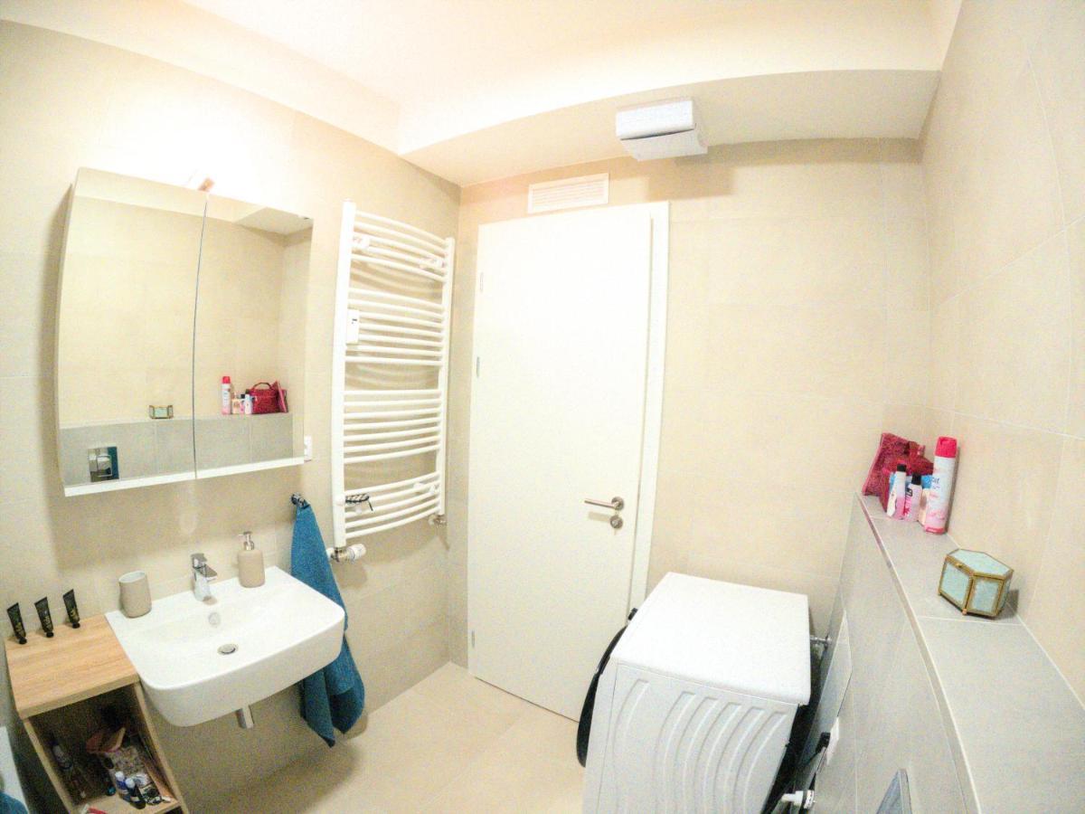 Brand New Apartment By Hockey Stadium ブラチスラヴァ エクステリア 写真